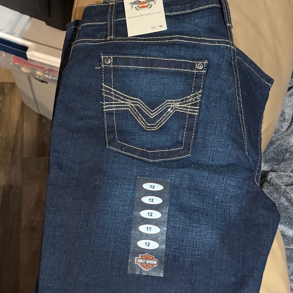 Womens Harley Davidson size 12 W mid rise boot cut  Blue Jeans.  32 inch inseam